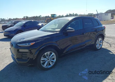 2025 Audi Q6 E-Tron Premium z USA, uszkodzony, nr VIN WA112BGF1SA017336